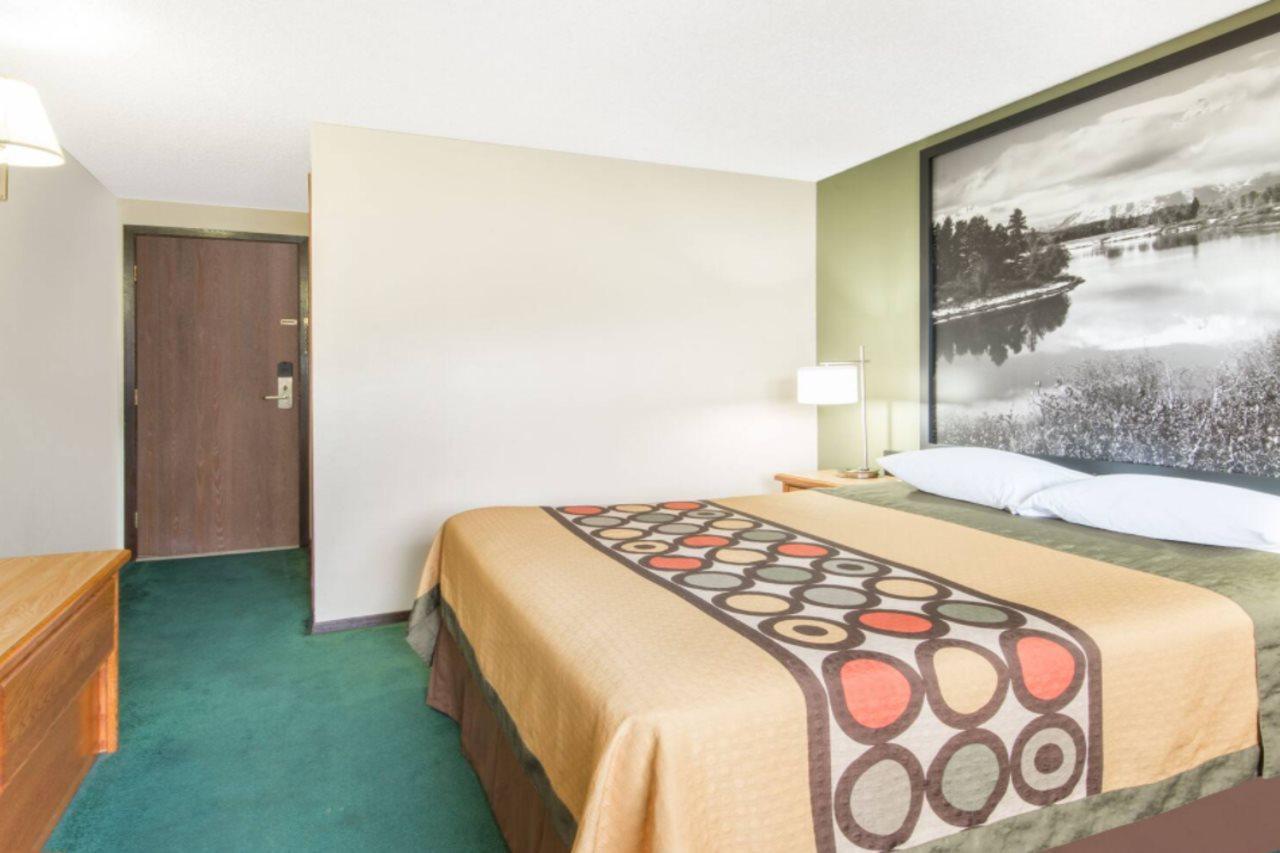 Super 8 By Wyndham Buffalo Exterior photo