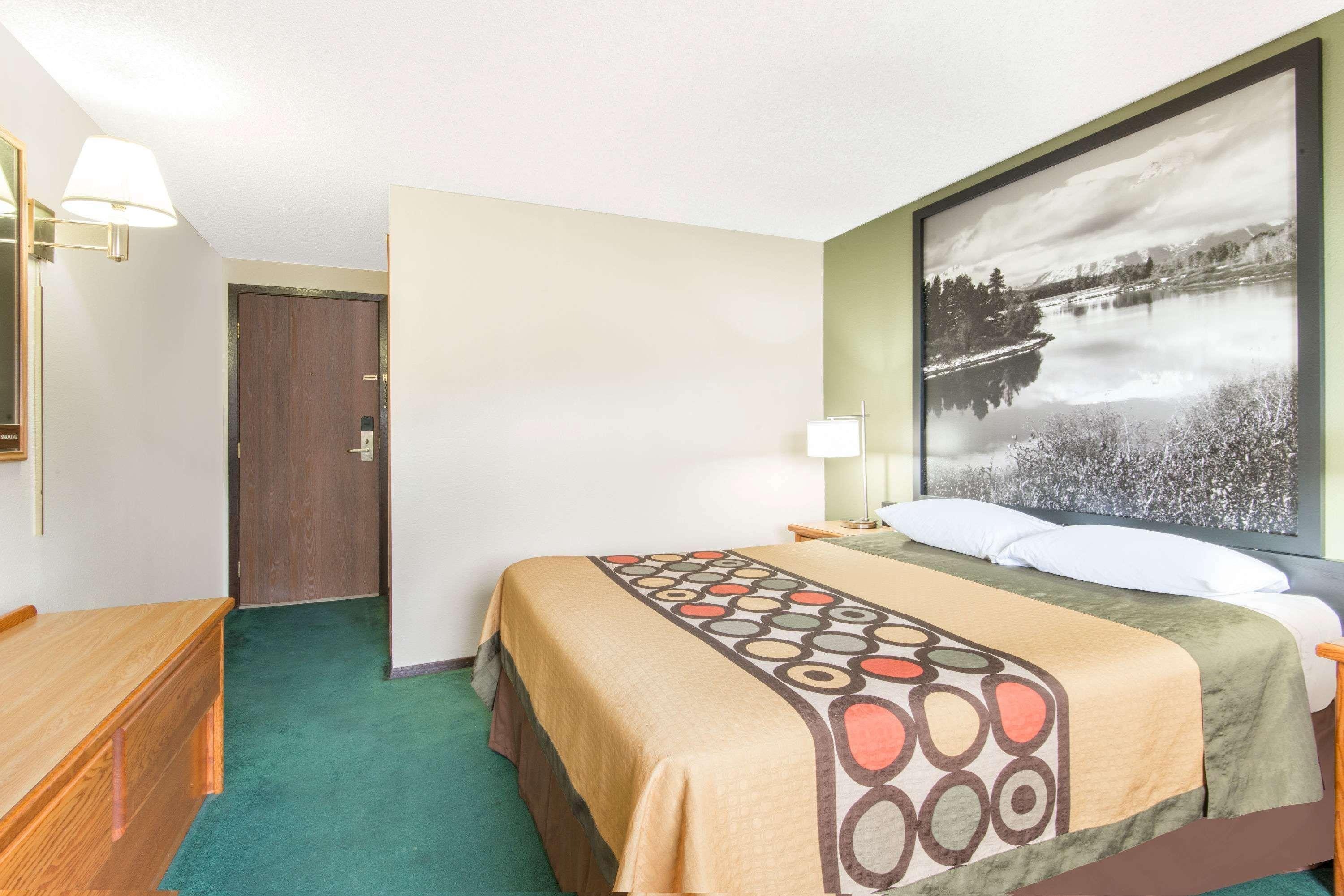 Super 8 By Wyndham Buffalo Exterior photo